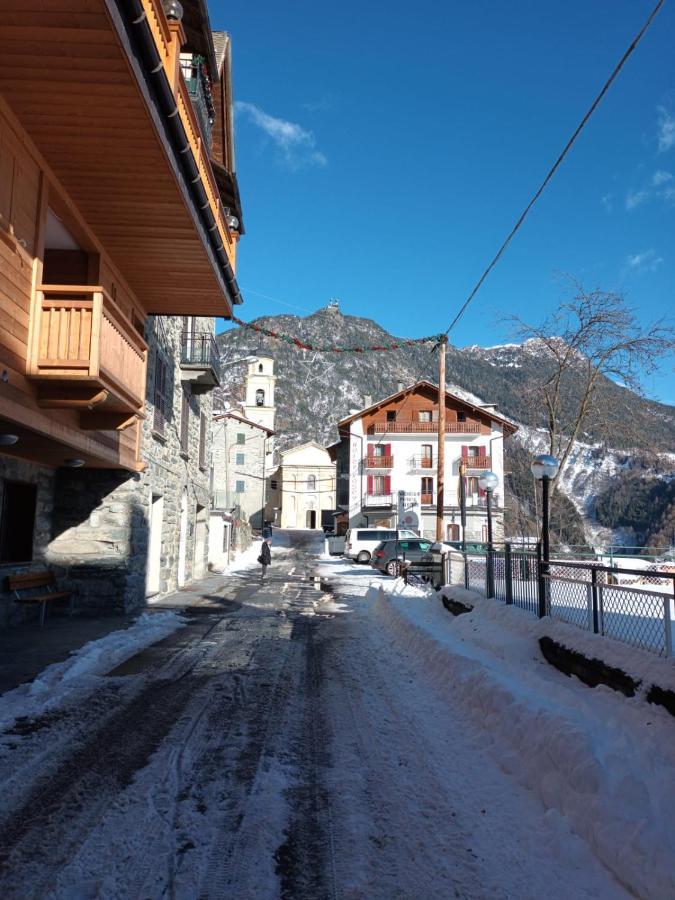 Grazioso Trilocale Con Ampia Terrazza Apartamento Chiesa in Valmalenco Exterior foto